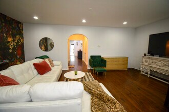 4947 W Parker Ave in Chicago, IL - Building Photo - Building Photo