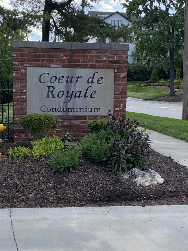 property at 572 Coeur de Royale Dr