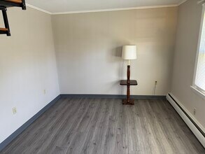 34 School House Rd-Unit -B in Preston, CT - Building Photo - Building Photo