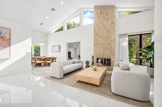 3138 Lakeview Dr in Delray Beach, FL - Foto de edificio - Building Photo