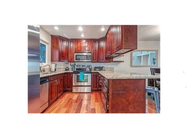 3843 Riviera Dr, Unit 2 in San Diego, CA - Building Photo - Building Photo