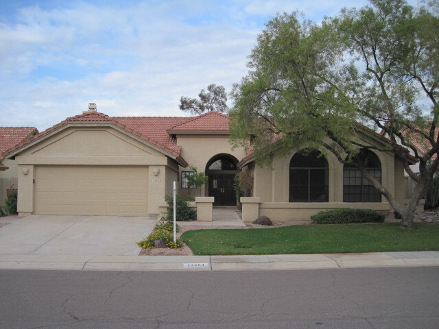 13453 N 101st Way in Scottsdale, AZ - Foto de edificio