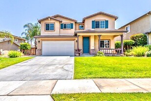 33922 Wintergreen Pl in Murrieta, CA - Building Photo