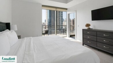 777 Preston St, Unit 16L in Houston, TX - Building Photo - Building Photo