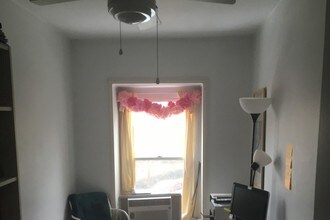 140 Sumac St, Unit 3 in Philadelphia, PA - Building Photo - Building Photo