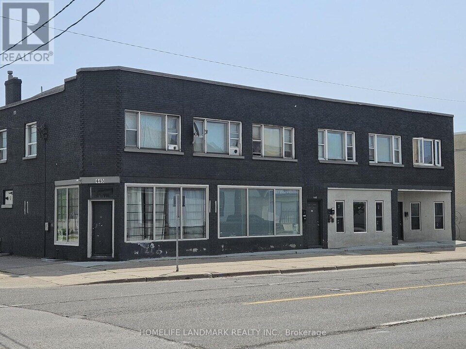 451 Simcoe St S in Oshawa, ON - Building Photo