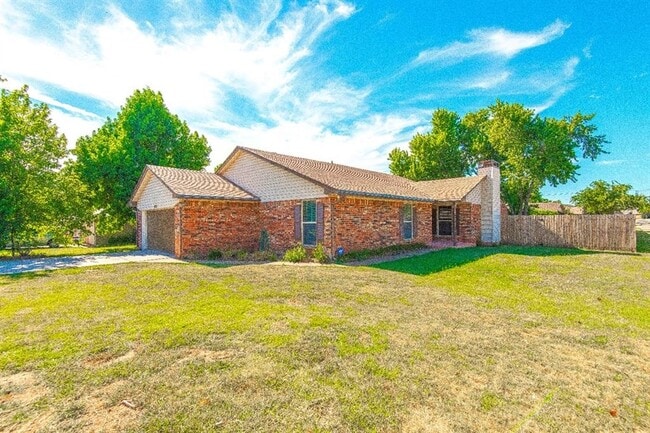1425 Venus Cir in Edmond, OK - Building Photo - Building Photo