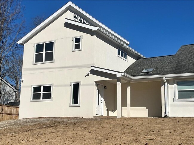 4500 Kings Lake Dr in Marietta, GA - Building Photo - Building Photo