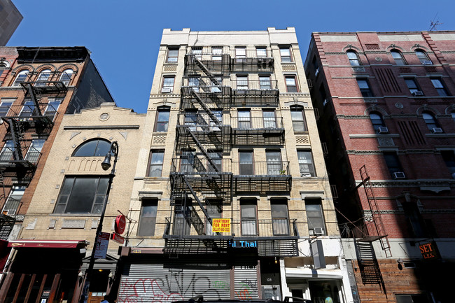 123-125 Ludlow St in New York, NY - Building Photo - Building Photo