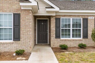 214 Jeremy Ln in Winterville, NC - Building Photo - Building Photo