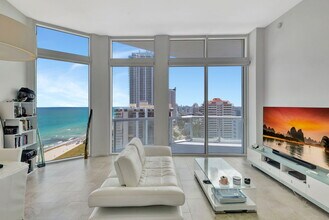 6515 Collins Ave, Unit 1807 in Miami, FL - Building Photo - Building Photo