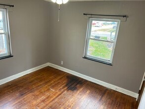 105 Forest Ave, Unit Apt B in Charleston, WV - Building Photo - Building Photo