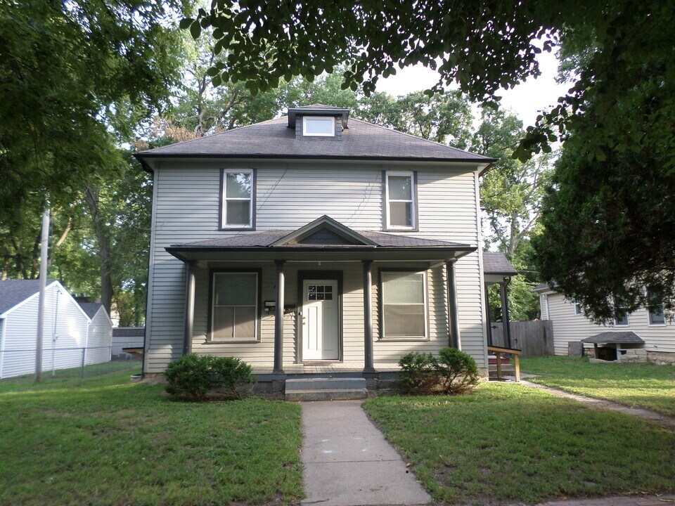 715 Laramie St in Manhattan, KS - Building Photo