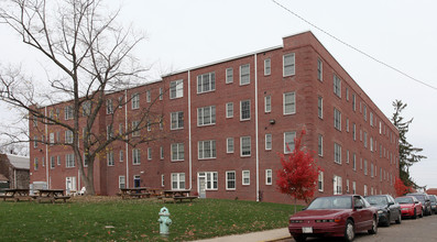 Colonial Park in Indianapolis, IN - Foto de edificio - Building Photo