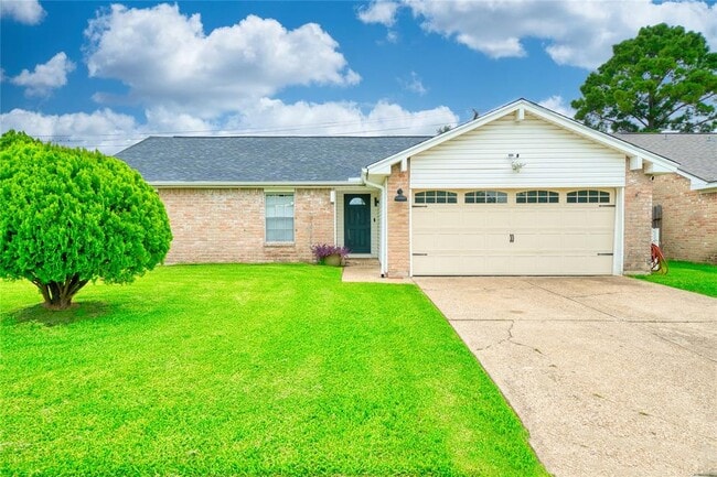 1323 Oakengates Dr in Houston, TX - Building Photo - Building Photo