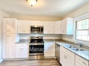 398 Circuit Ln in Newport News, VA - Building Photo - Building Photo