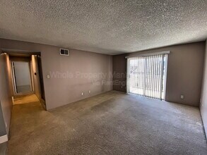 7335 E Quincy Ave in Denver, CO - Foto de edificio - Building Photo