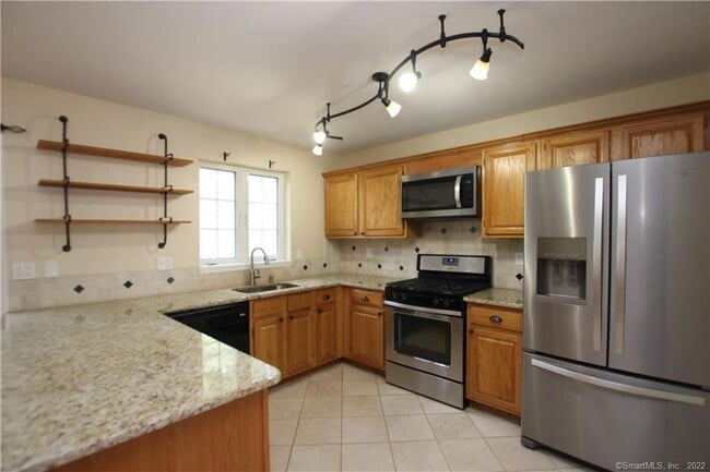 22 Main St in Danbury, CT - Building Photo - Building Photo