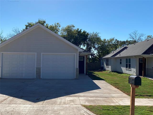 910-914 N Throckmorton St in Sherman, TX - Building Photo