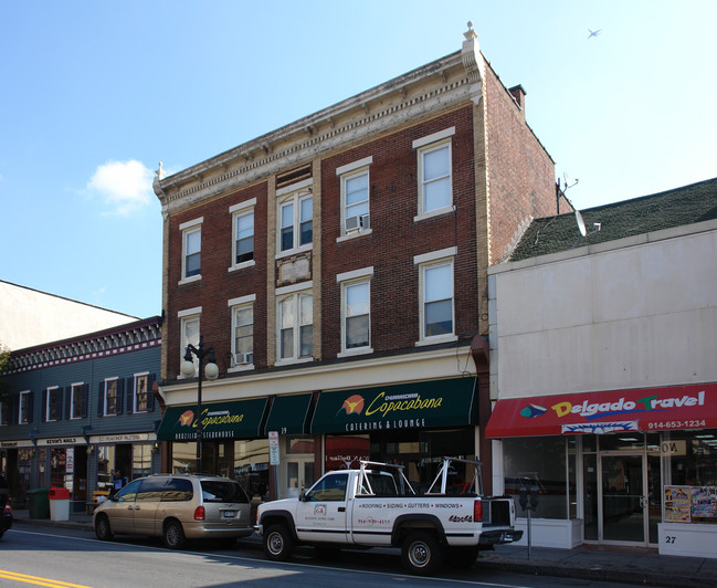 29-31 N Main St in Port Chester, NY - Foto de edificio - Building Photo