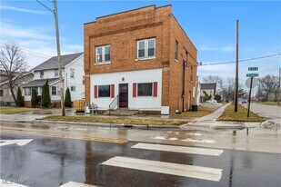 1063 W 21st St in Lorain, OH - Building Photo