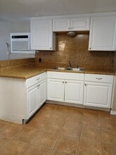 6113 Ave Q 1/2 in Galveston, TX - Building Photo - Building Photo