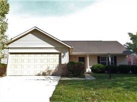 2808 Crosscreek Cir in Westfield, IN - Building Photo