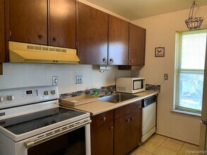 22140 Dante St in Oak Park, MI - Building Photo - Building Photo