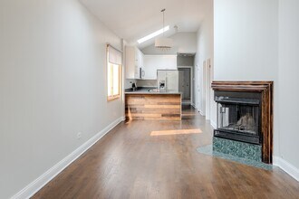 1342 N Cleaver St in Chicago, IL - Building Photo - Building Photo