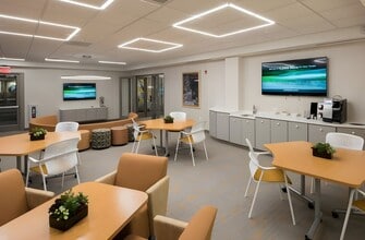 Park South in Albany, NY - Foto de edificio - Building Photo