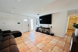 8040 SW 196th St in Cutler Bay, FL - Building Photo - Building Photo