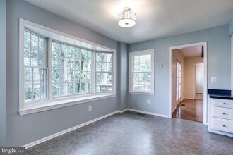 1646 Montmorency Dr in Vienna, VA - Building Photo - Building Photo
