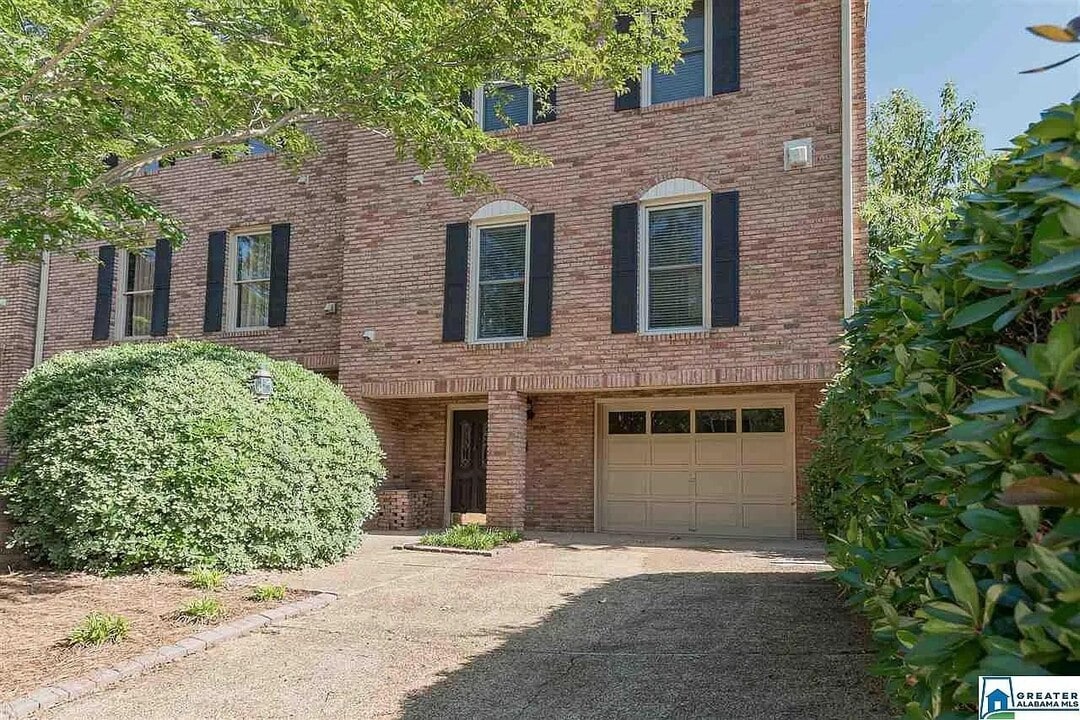 2407 Richelieu Ln in Birmingham, AL - Building Photo