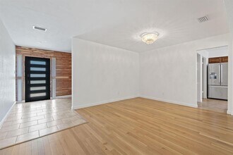 6550 Fair Valley Trail in Austin, TX - Building Photo - Building Photo
