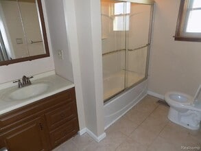 18740 Meier St in Roseville, MI - Building Photo - Building Photo