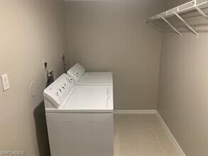 621 Squire Cir-Unit -103 in Naples, FL - Building Photo - Building Photo