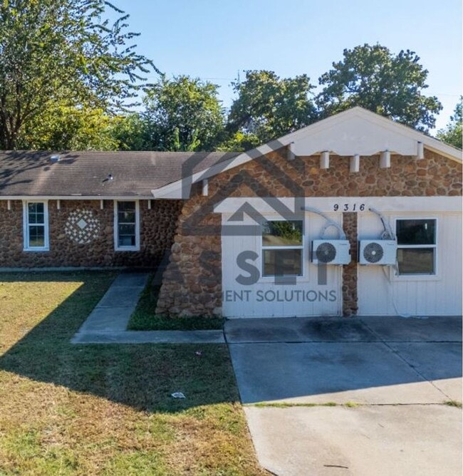 9316 NE Stardust Ln in Midwest City, OK - Building Photo - Building Photo