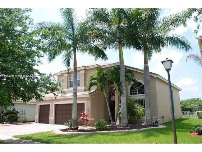 5458 SW 195th Terrace in Miramar, FL - Foto de edificio - Building Photo