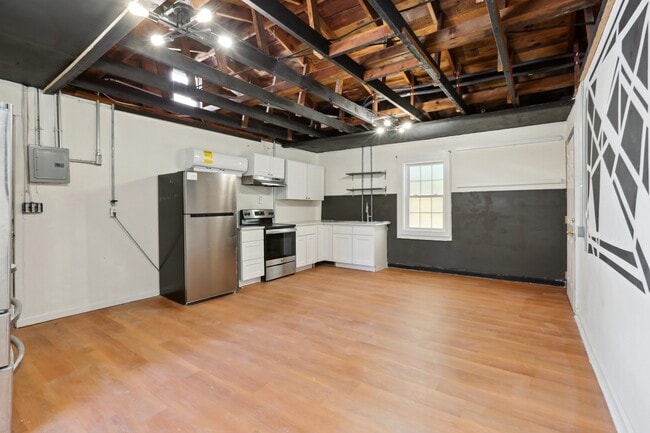 property at 1512 Flat Shoals Rd