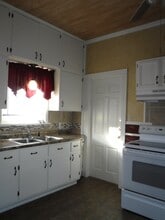 2710 S 24th St in St. Joseph, MO - Foto de edificio - Building Photo