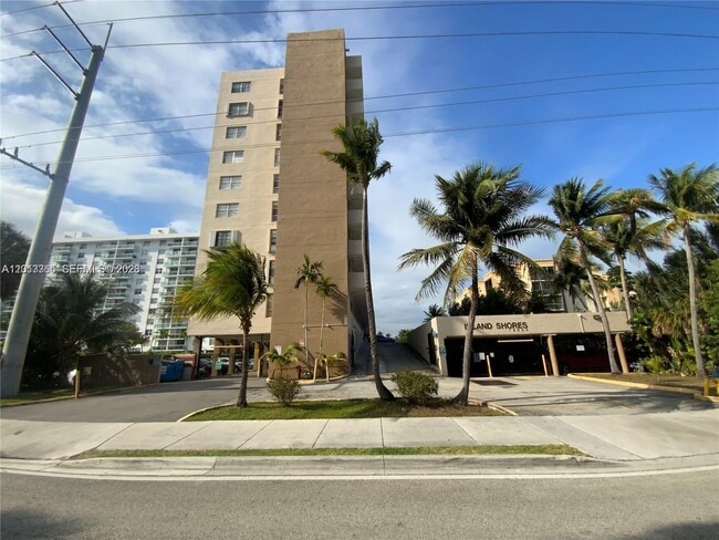 property at 2903 N Miami Beach Blvd