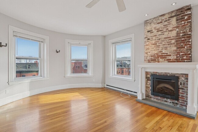 583 Massachusetts Ave in Boston, MA - Building Photo - Building Photo