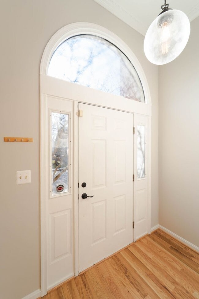 1553 Templeton Pl in Rockville, MD - Building Photo - Building Photo