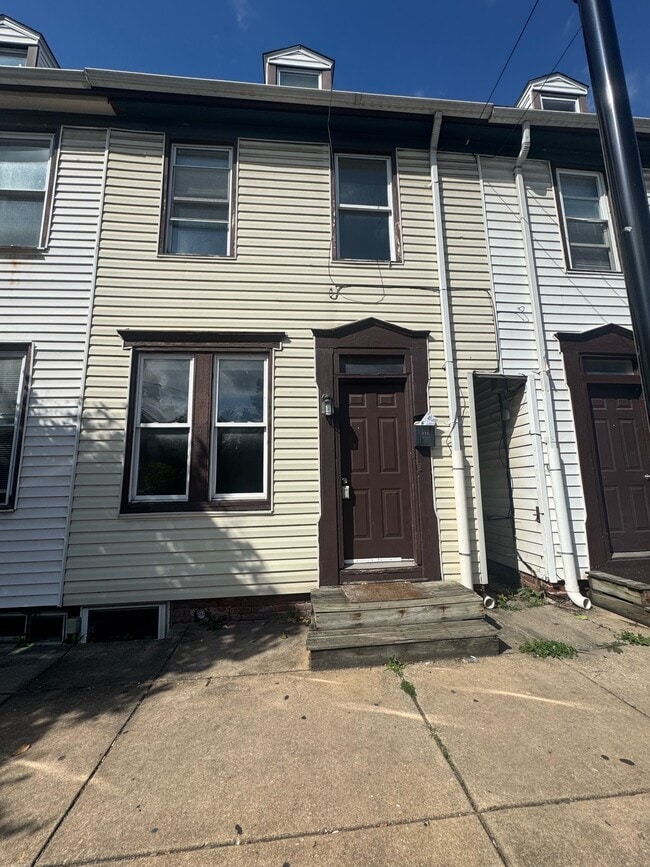 property at 138 S Penn St