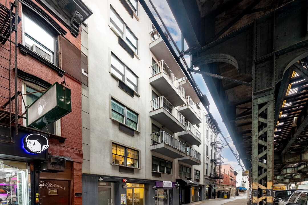 409-413 Broadway in Brooklyn, NY - Foto de edificio