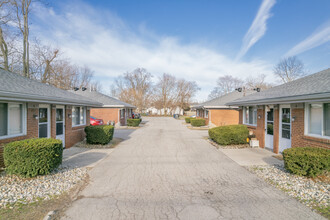 Somerset Holdings in Toledo, OH - Foto de edificio - Building Photo