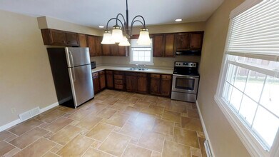 325 S Matthias St in Appleton, WI - Foto de edificio - Building Photo