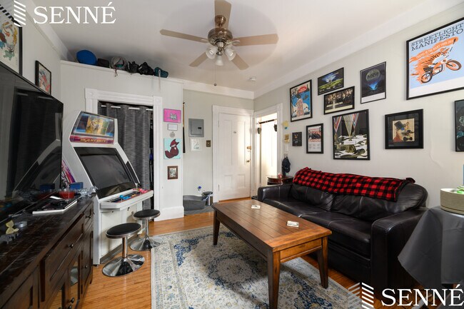49 Laurel St, Unit 3 in Somerville, MA - Building Photo - Building Photo