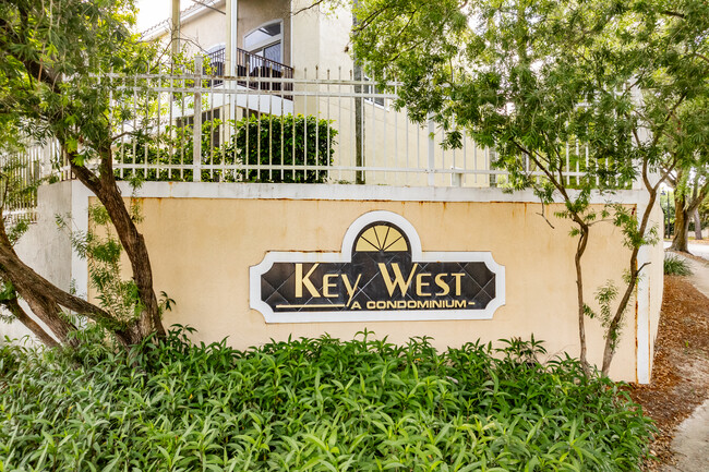 Key West Condominium in Altamonte Springs, FL - Foto de edificio - Building Photo