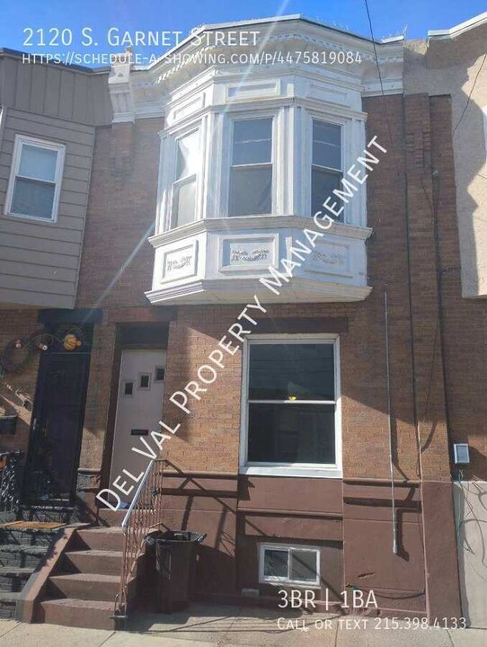 2120 S Garnet St in Philadelphia, PA - Building Photo